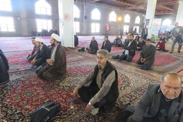 تصاویر/ اقامه نماز عبادی سیاسی جمعه در سراب