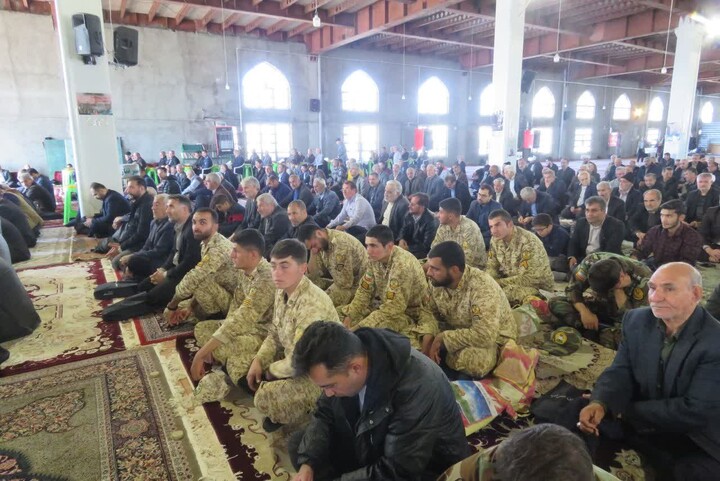 تصاویر/ اقامه نماز عبادی سیاسی جمعه در سراب