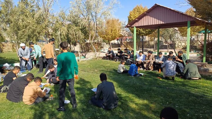 تصاویر/اعزام طلاب مدرسه علمیه امام صادق (ع) بیجار به زیارت حرم رضوی