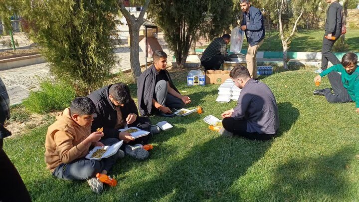 تصاویر/اعزام طلاب مدرسه علمیه امام صادق (ع) بیجار به زیارت حرم رضوی