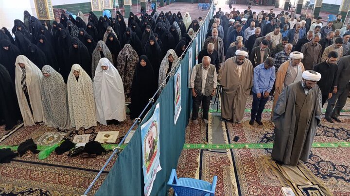 تصاویر/ اقامه نماز جمعه شهر زنگی آباد