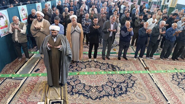 تصاویر/ اقامه نماز جمعه شهر زنگی آباد