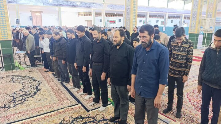 تصاویر/ اقامه نماز جمعه شهر زنگی آباد