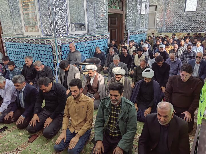 تصاویر/ اقامه نماز جمعه شهر شهداد