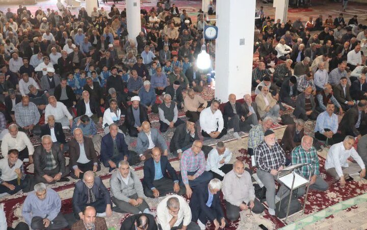 تصاویر / نماز جمعه شهر اقبالیه قزوین از نگاه دوربین