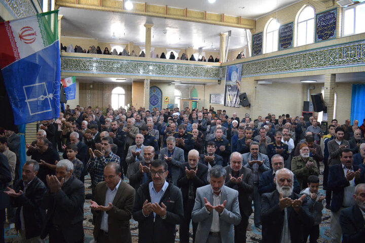 تصاویر/ اقامه نماز جمعه بیجار