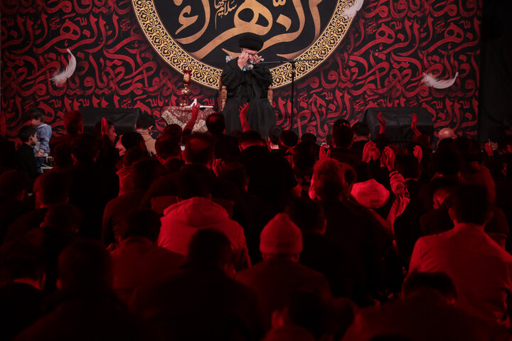 تصاویر/ مراسم عزاداری شهادت حضرت فاطمه زهرا(س)در حرم مطهر حضرت موسی مبرقع(ع)