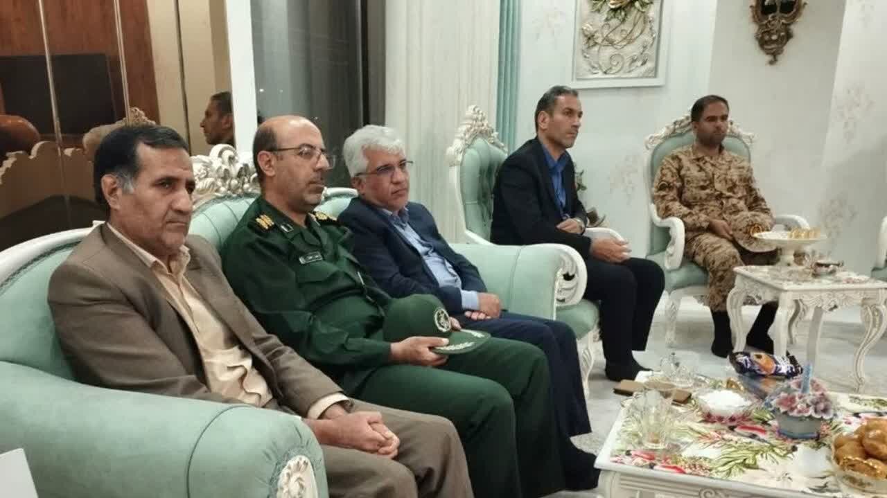 شهداء اسوههای ایثار و فداکاری هستند