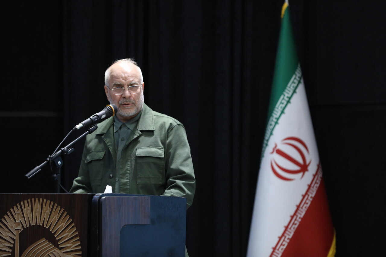 نقش شهدا صرفا در میدان جنگ نبود بلکه در ساختن اعتماد ملی برای جامعه بود/ صبر و مقاومت، ضدحمله‌ به جنگ شناختی دشمن است