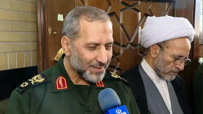 دشمن را در صورت هرگونه خطا به زانو درخواهیم آورد