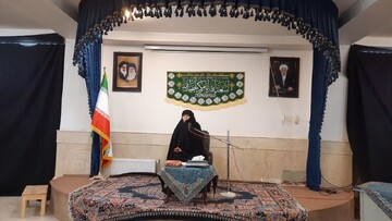 تأکید بر ذکر صلوات و رعایت آداب معاشرت در زندگی