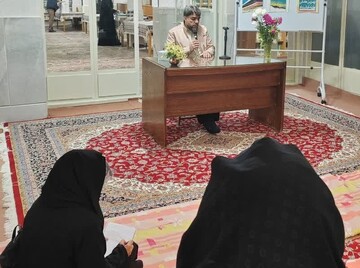 برگزاری نشست «چالش‌های تربیتی نوجوان در دوران بلوغ» در مدرسه علمیه فاطمیه نجف آباد