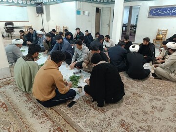 تصاویر/ سفره نذری طلاب مدرسه علمیه دارالعلم اسلامی کاشان
