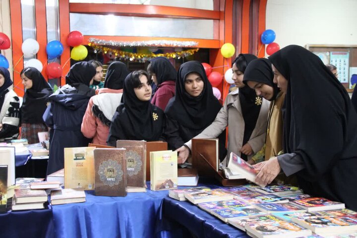 تصاویر/افتتاح نمایشگاه کتاب لرستان