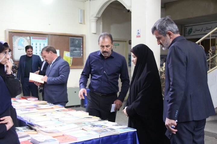 تصاویر/افتتاح نمایشگاه کتاب لرستان