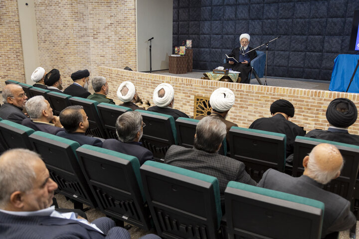 تصاویر/ جلسه تفسیر قرآن کریم آیت الله ناصری