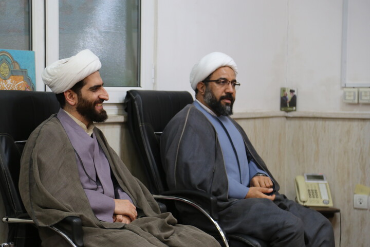 تصاویر/دیدار مسئول دفتر نمایندگی ولی فقیه در سپاه حضرت ولیعصر (عج) استان خوزستان با مدیر حوزه علمیه خوزستان