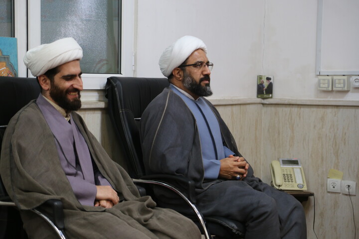 تصاویر/دیدار مسئول دفتر نمایندگی ولی فقیه در سپاه حضرت ولیعصر (عج) استان خوزستان با مدیر حوزه علمیه خوزستان
