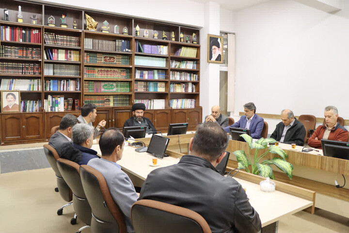 تصاویر| دیدار امام جمعه زنجان با مدیرکل و مسئولین نهاد کتابخانه‌های عمومی استان زنجان
