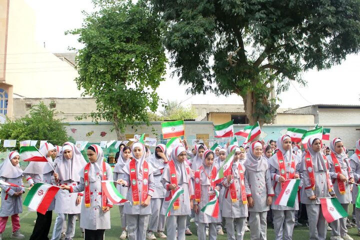 تصاویر/ امام جمعه کنگان در جمع دانش‌آموزان