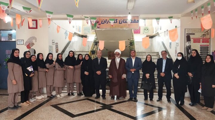 تصاویر/ امام جمعه کنگان در جمع دانش‌آموزان