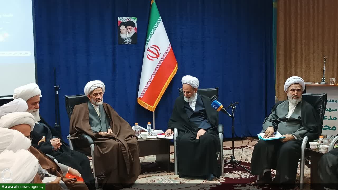 آیت الله اعرافی مدیر حوزه های علمیه کشور در جمع اساتید علوم عقلی