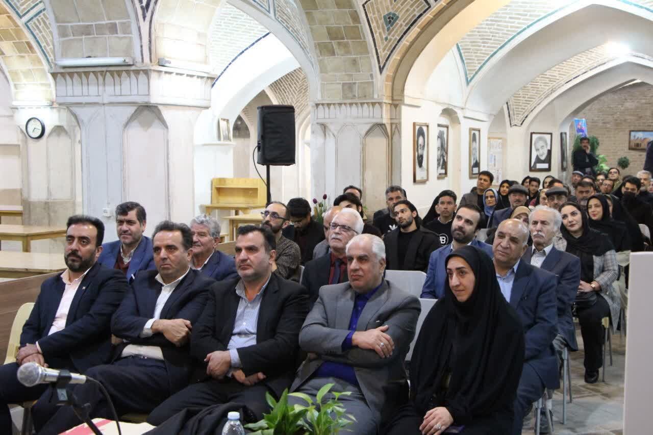 باغ کتاب کاشان به همت خیران احداث می‌شود/ کتابداران میراث‌داران گنجینه دانش هستند