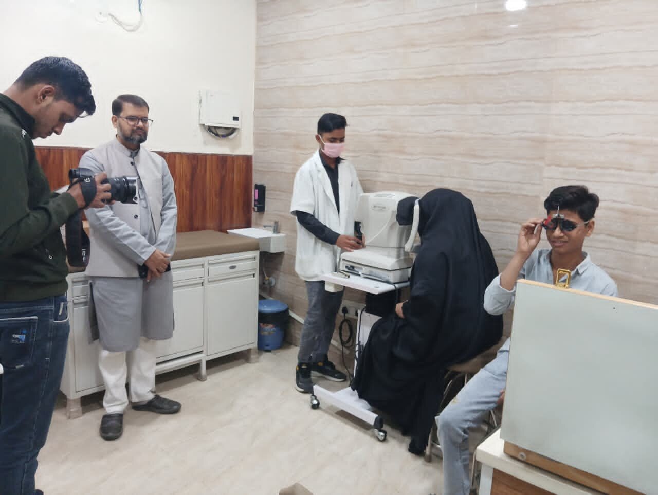 दिल्ली; एएमआर मेडिकल एंड एजुकेशनल ट्रस्ट का महान मिशन, निःशुल्क चिकित्सा शिविर से अस्पताल तक