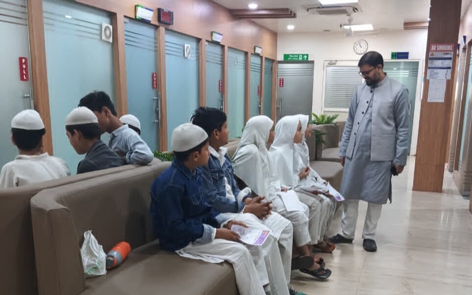 दिल्ली; एएमआर मेडिकल एंड एजुकेशनल ट्रस्ट का महान मिशन, निःशुल्क चिकित्सा शिविर से अस्पताल तक