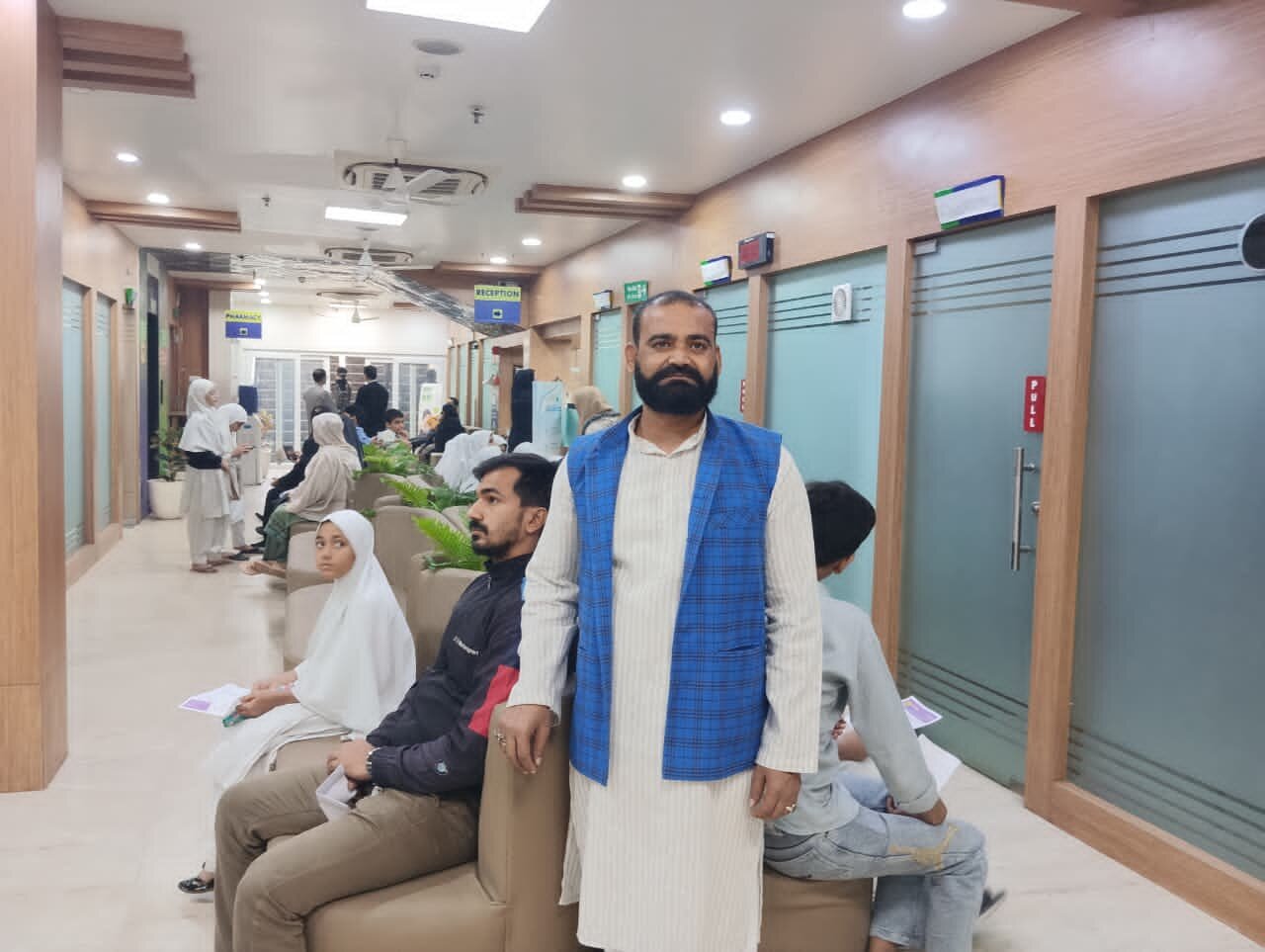 दिल्ली; एएमआर मेडिकल एंड एजुकेशनल ट्रस्ट का महान मिशन, निःशुल्क चिकित्सा शिविर से अस्पताल तक