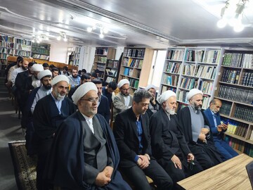 اهتمام به مطالعه و نشر علوم دینی، راهگشای رشد فکری و معنوی جامعه است+عکس