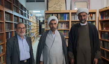 تقدیر نمایندگان آیت‌الله اعرافی از روحانی مورخ + عکس