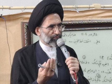 بیانیه گام دوم و منشور حوزه پیشرو سرآمد طلاب باشد