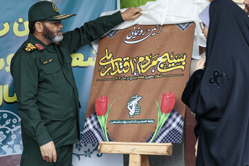 دشمنان به‌ دنبال تصرف ذهن جوانان ایرانی‌ هستند