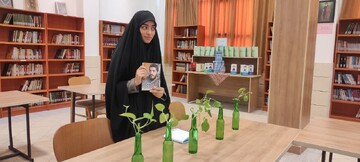 تصاویر/ برگزاری نشست کتابخوان در مدرسه علمیه فاطمه الزهرا ساوه