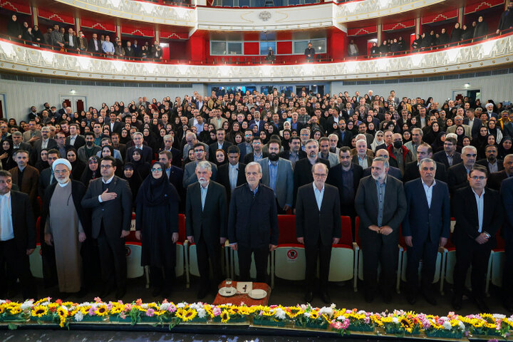 تصاویر/ آیین گرامیداشت روز کتاب، کتابخوانی و کتابدار با حضور رئیس جمهور