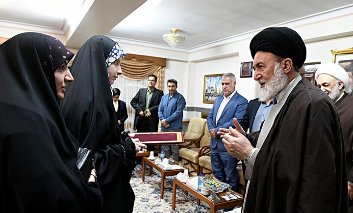 تصاویر/ تقدیر تولیت آستان حضرت عبدالعظیم(ع) از حافظان قرآن