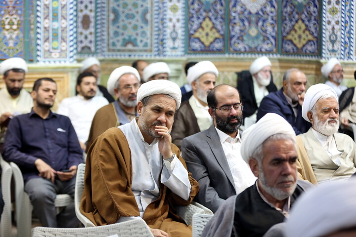 تصاویر/ آیین رونمایی از کتاب هفت جلدی"مفتاح الهدایه فی شرح تحریر الوسیله"