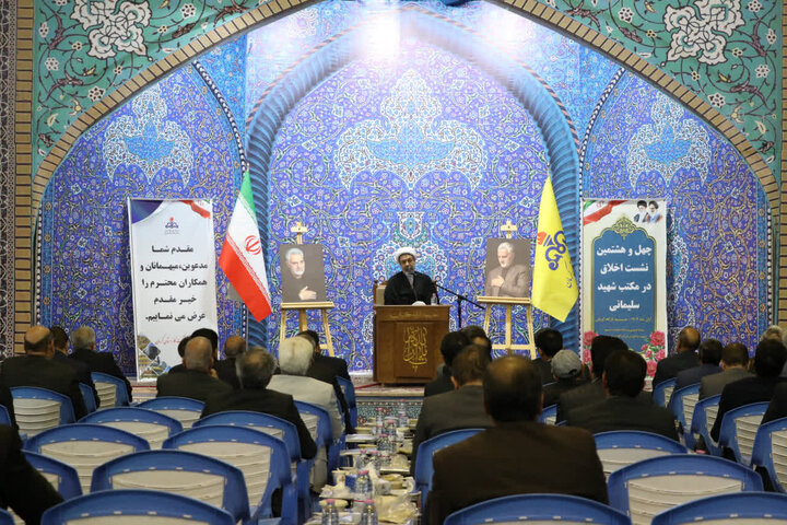 تصاویر/ جلسه چهل و هشتم درس اخلاق مکتب شهید سلیمانی در کرمان