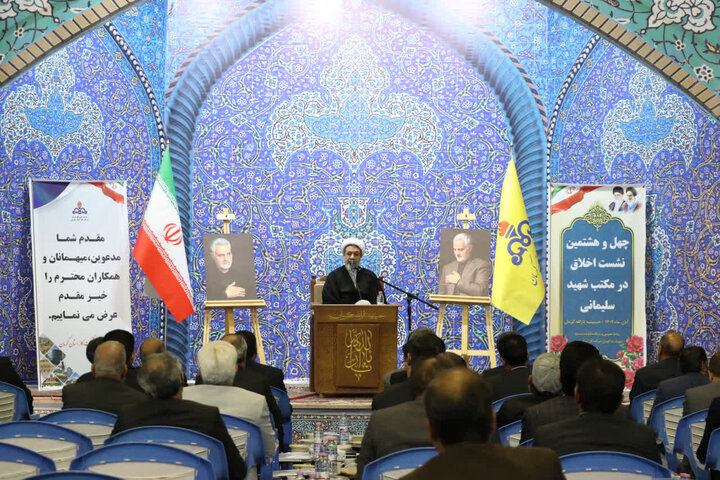 تصاویر/ جلسه چهل و هشتم درس اخلاق مکتب شهید سلیمانی در کرمان