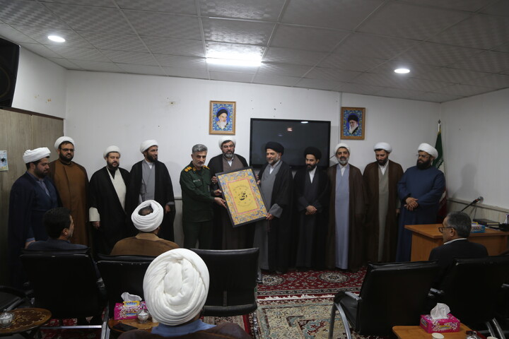 تصاویر/آیین تقدیر و تشکر از مدیر سابق حوزه علمیه خوزستان