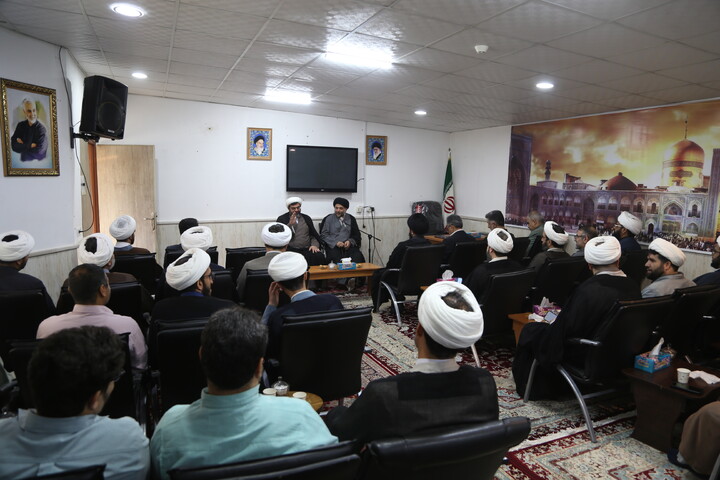 تصاویر/آیین تقدیر و تشکر از مدیر سابق حوزه علمیه خوزستان