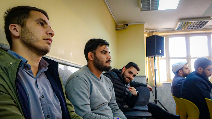 تصاویر/نشست علمی کتاب‌خوانی در مدرسه علمیه آیت‌الله آخوند همدان