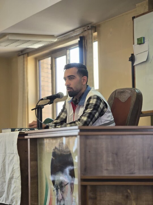 تصاویر/حضور طلاب مدرسه علمیه آیت‌الله آخوند(ره) در مانور امدادی و کلاس آموزشی هلال‌احمر  استان همدان