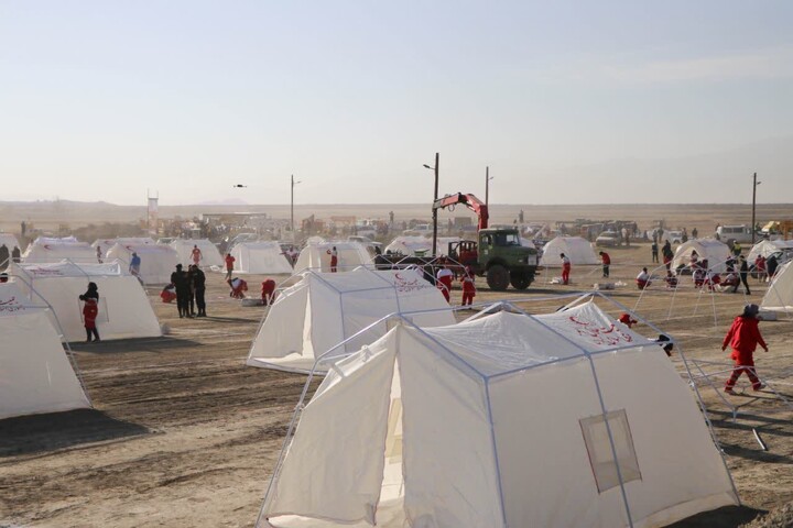 تصاویر/حضور طلاب مدرسه علمیه آیت‌الله آخوند(ره) در مانور امدادی و کلاس آموزشی هلال‌احمر  استان همدان