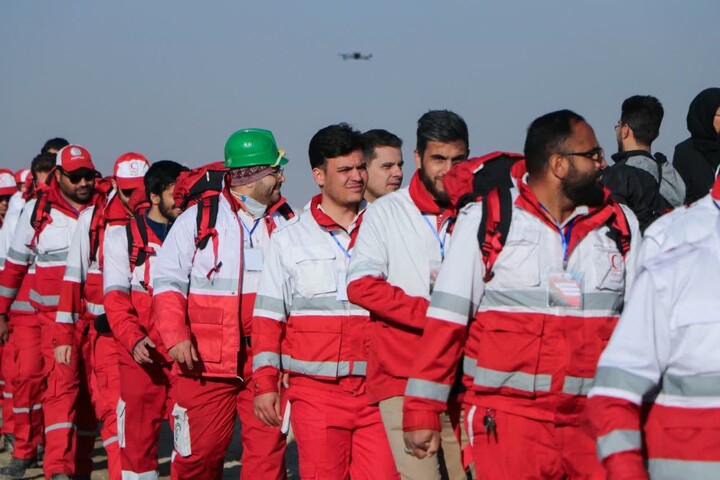 تصاویر/حضور طلاب مدرسه علمیه آیت‌الله آخوند(ره) در مانور امدادی و کلاس آموزشی هلال‌احمر  استان همدان