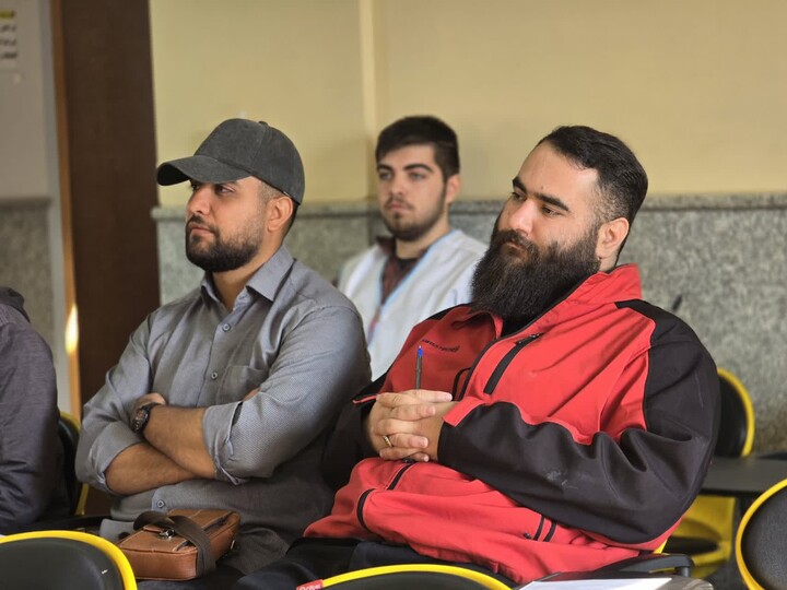 تصاویر/حضور طلاب مدرسه علمیه آیت‌الله آخوند(ره) در مانور امدادی و کلاس آموزشی هلال‌احمر  استان همدان