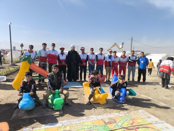 تصاویر/حضور طلاب مدرسه علمیه آیت‌الله آخوند(ره) در مانور امدادی و کلاس آموزشی هلال‌احمر  استان همدان