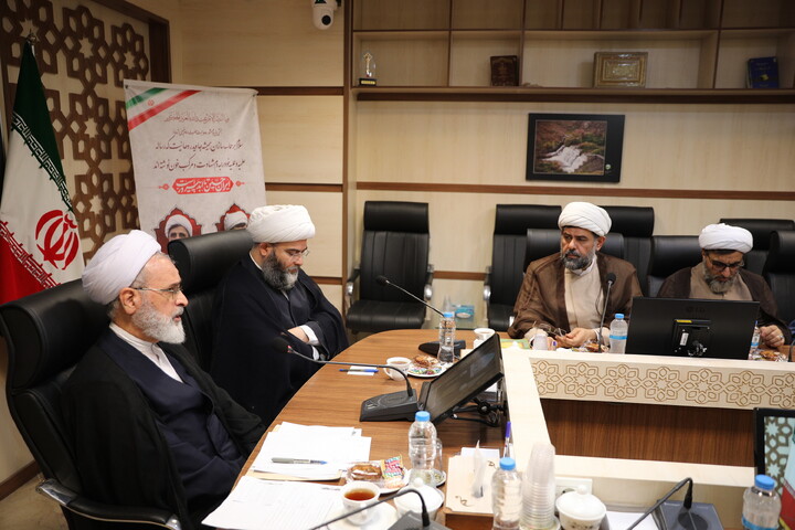 جلسه مشترک شورای معاونین حوزه های علمیه با رئیس و معاونین سازمان تبلیغات اسلامی
