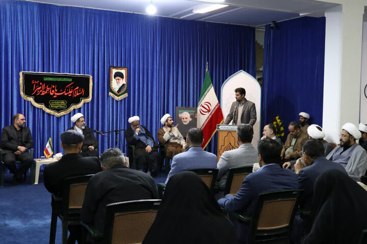 تصاویر/ دیدار فعالان جبهه فرهنگی قرارگاه خاتم الاوصیا با نماینده ولی فقیه در کرمان